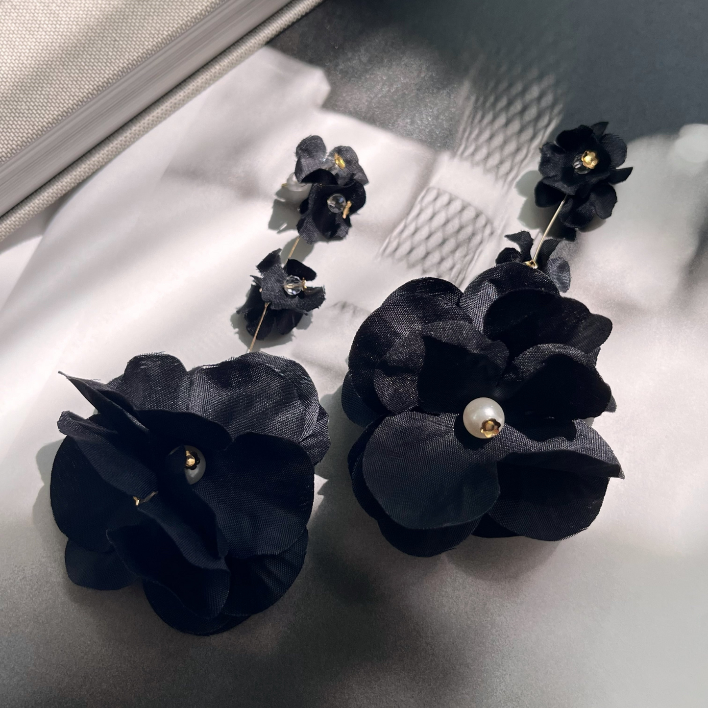 人気 上品 大ぶり 花 アレルギー対応ピアス/イヤリング『 Diana 』(ディアナ)| JASMINE ハンドメイドアクセサリー 三重