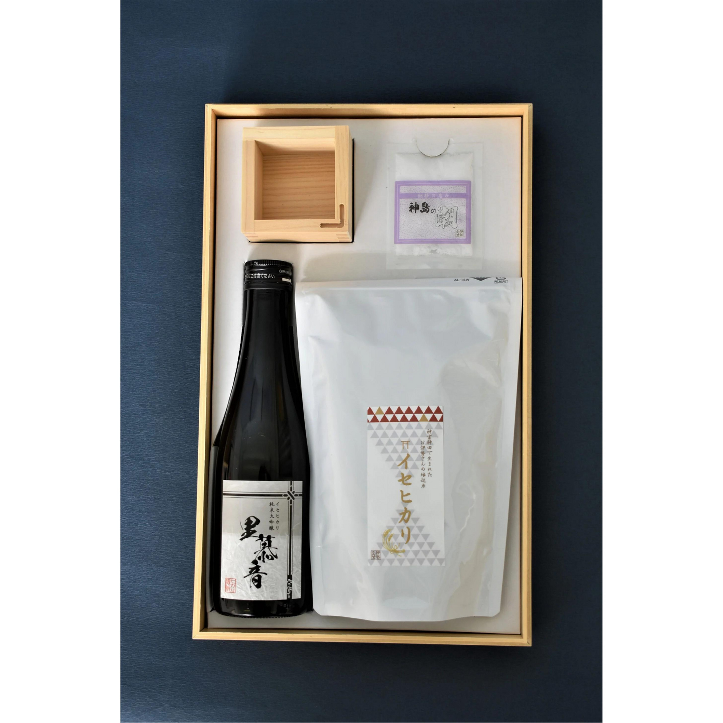 お供え物 セット 里慕音 (リボーン) 斎庭のさち 通常箱タイプ | ヒカリ酒販 三重 伊勢 日本酒 奇跡の米 イセヒカリ