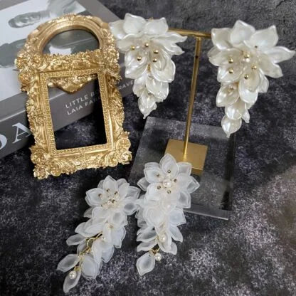 ビッグフラワー 豪華な耳元に 上品 ブライダル ピアス / イヤリング 【belle fleur】 | JASMINE ハンドメイドアクセサリー 三重