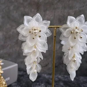 ビッグフラワー 豪華な耳元に 上品 ブライダル ピアス / イヤリング 【belle fleur】 | JASMINE ハンドメイドアクセサリー 三重